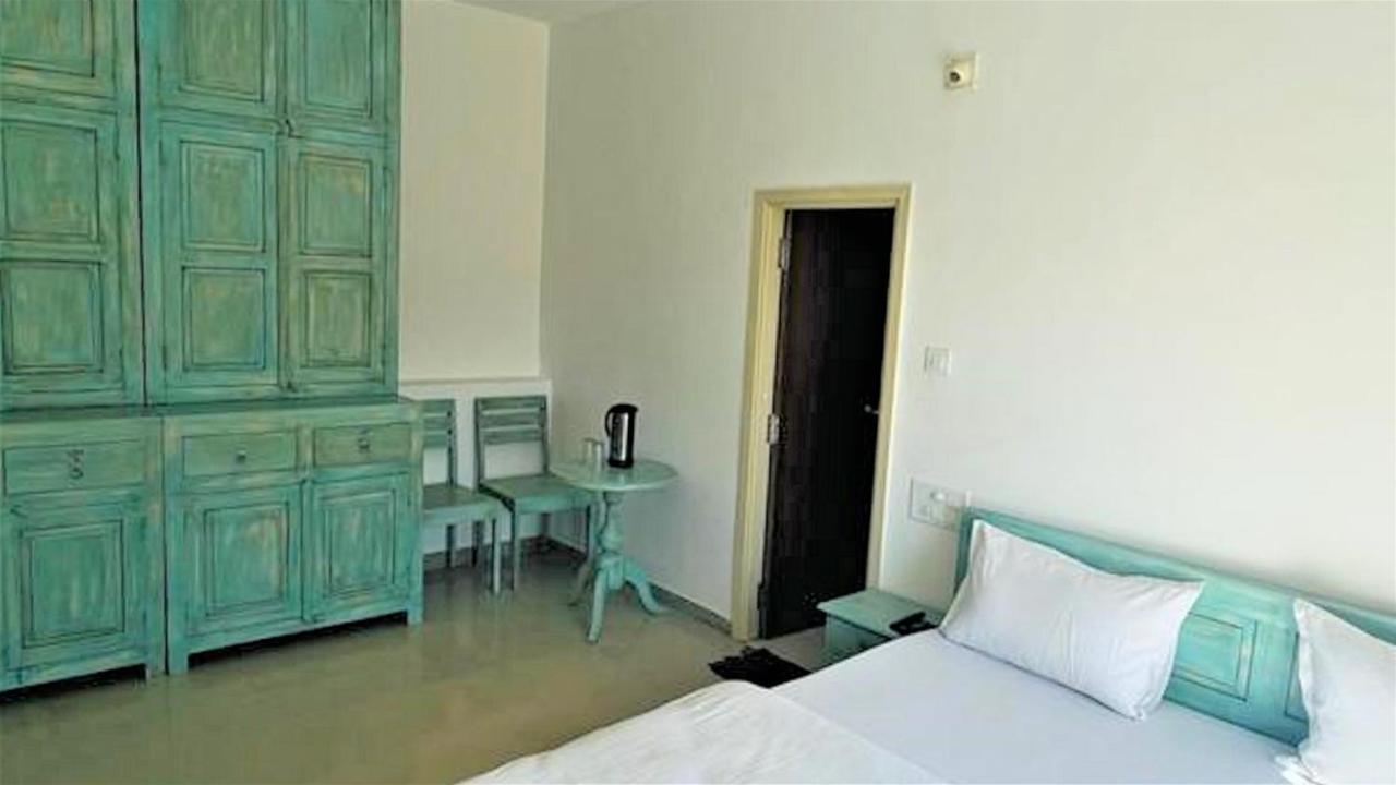 Shikhar Bunglow - A Stunning Valley View Bungalow In Mount Abu Bed & Breakfast エクステリア 写真