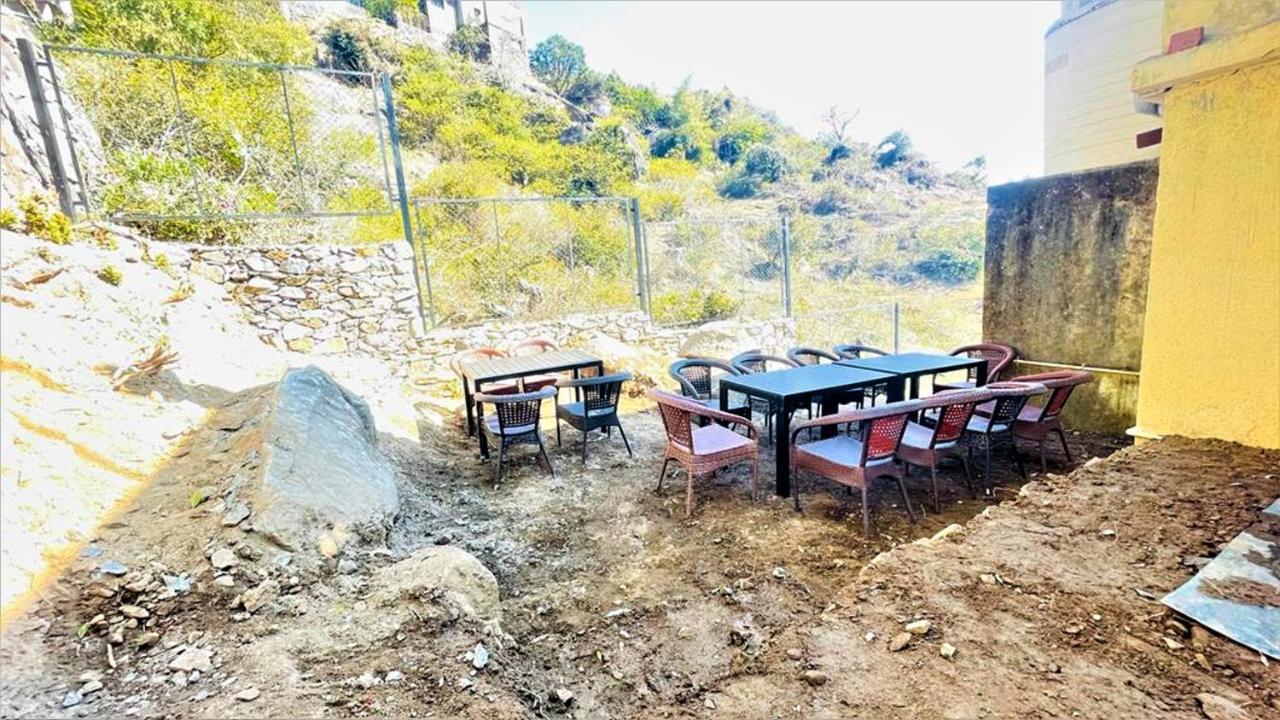 Shikhar Bunglow - A Stunning Valley View Bungalow In Mount Abu Bed & Breakfast エクステリア 写真