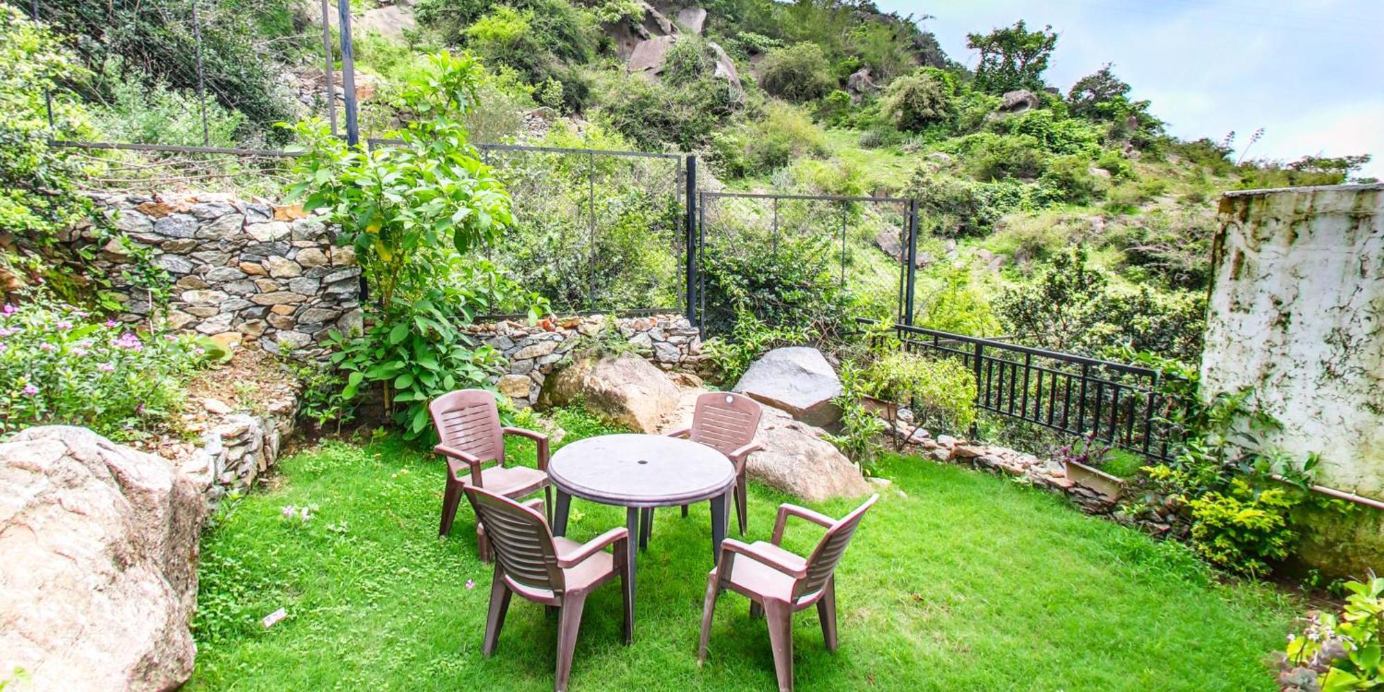 Shikhar Bunglow - A Stunning Valley View Bungalow In Mount Abu Bed & Breakfast エクステリア 写真
